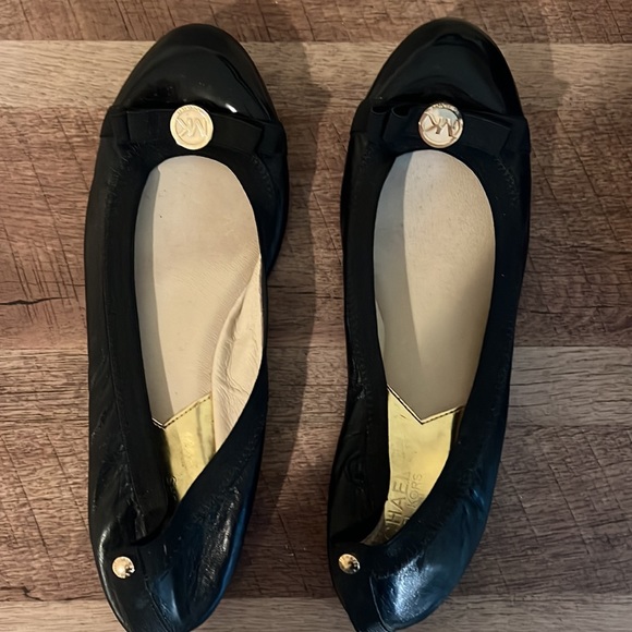 MICHAEL Michael Kors Black Gold Ballet Flats - Picture 4 of 6
